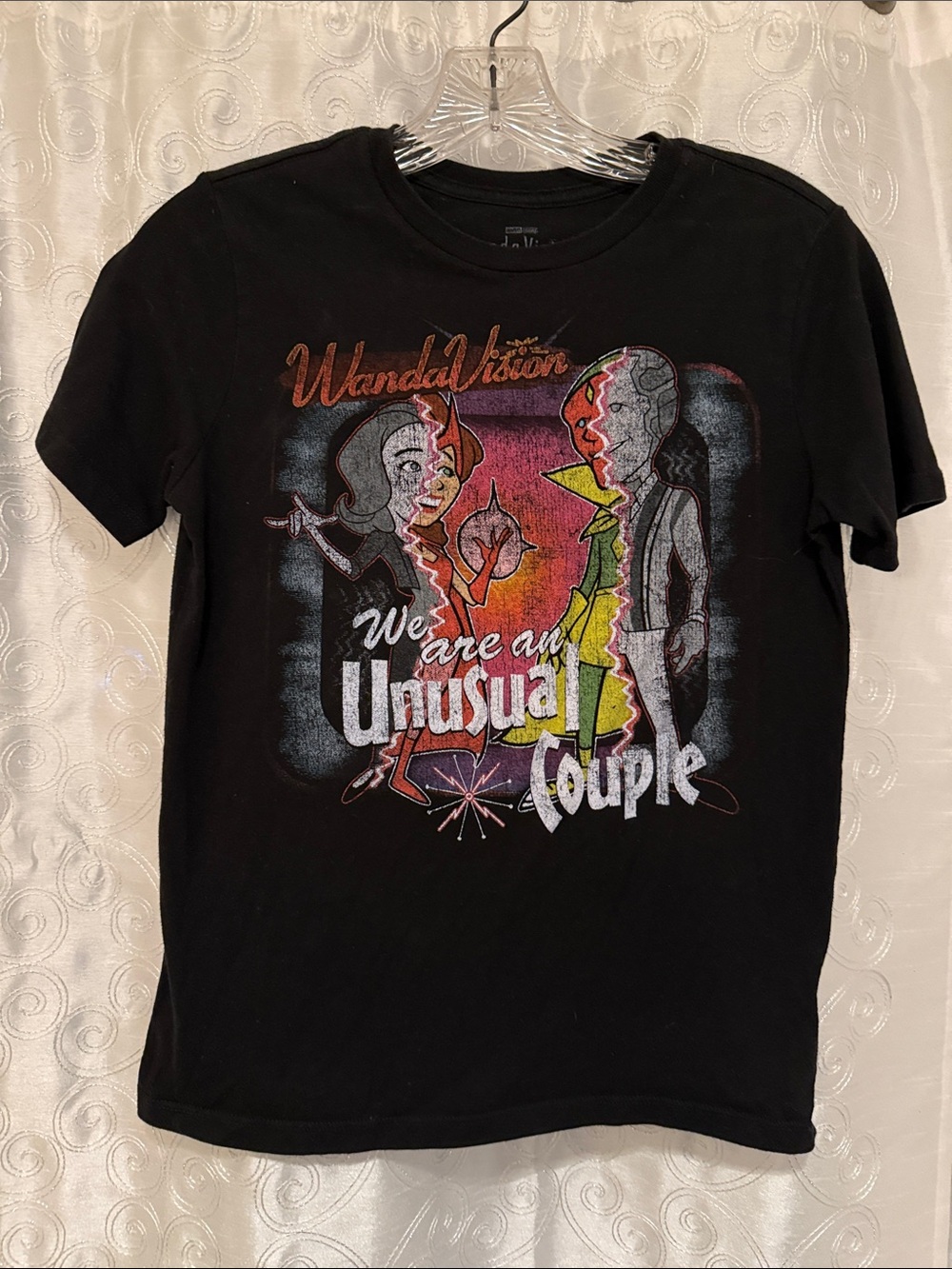Marvel WandaVision Black Graphic Tee - Unusual Couple Youth Size Large 🔥 G8